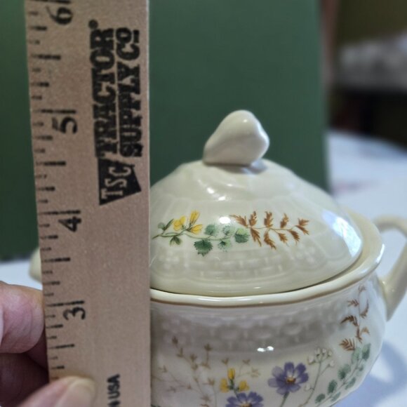 Mikasa Sugar Bowl with Salt & Pepper Shakers - Picture 13 of 14